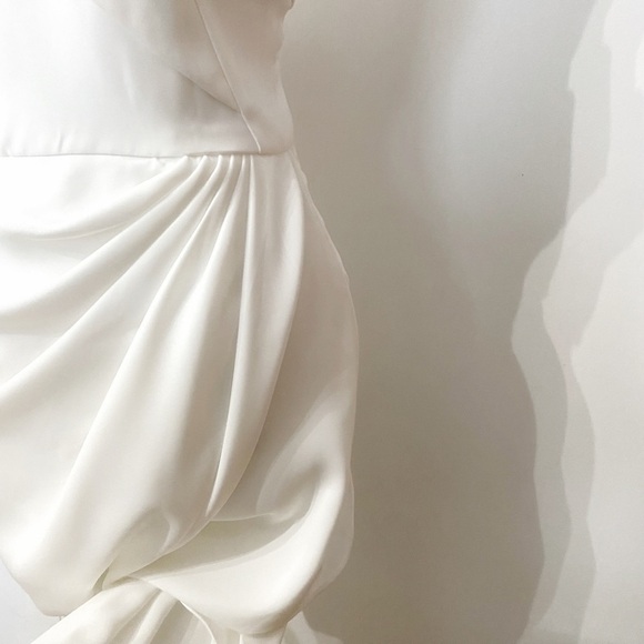 NWT YAURA WHITE  STRAPLESS SWEETHEART BRIDAL TRAIN EVENING FORMAL DRESS - L - Picture 5 of 11